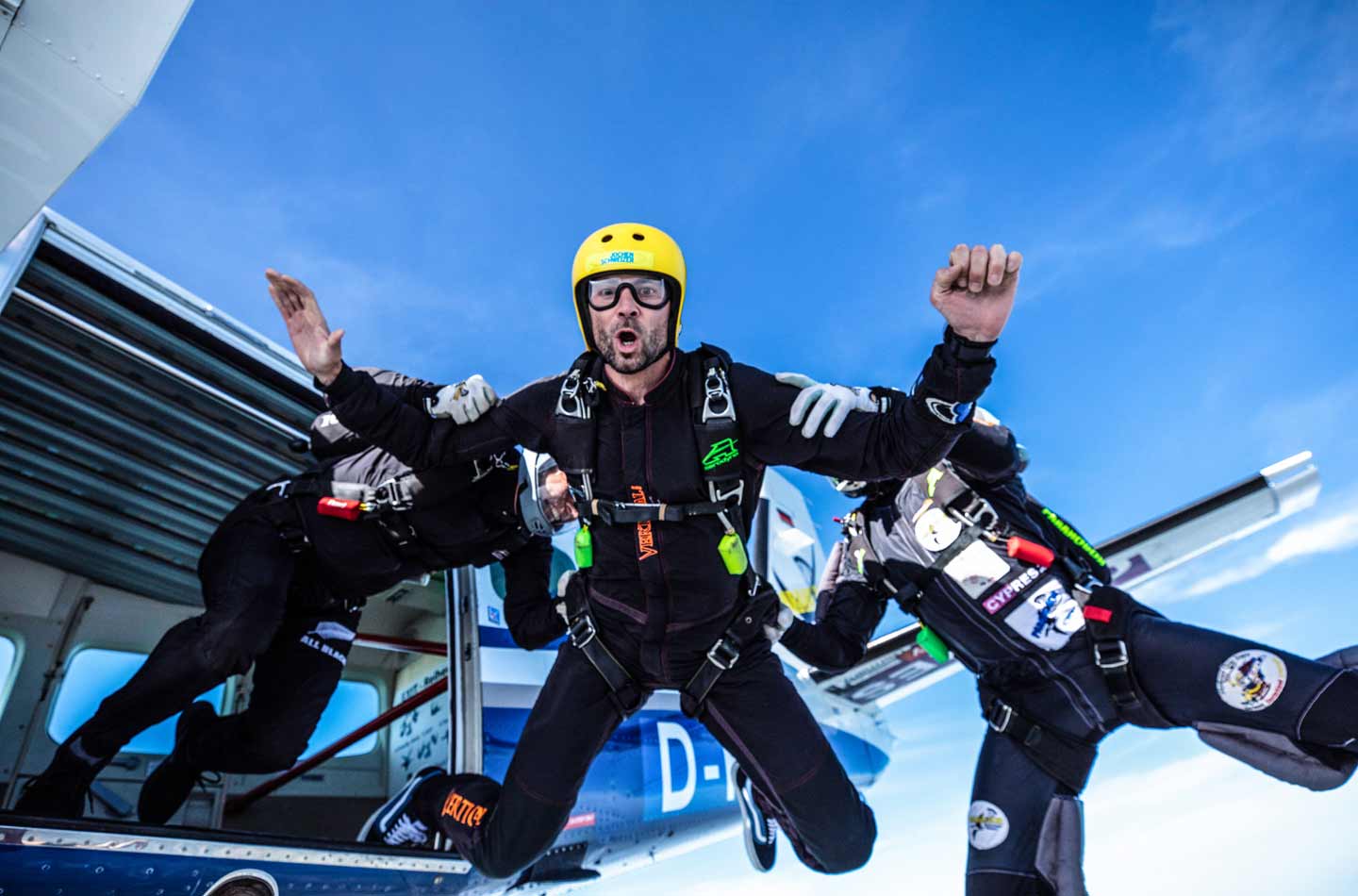 Extremsport Fallschirmspringen: Sprung aus dem Flugzeug