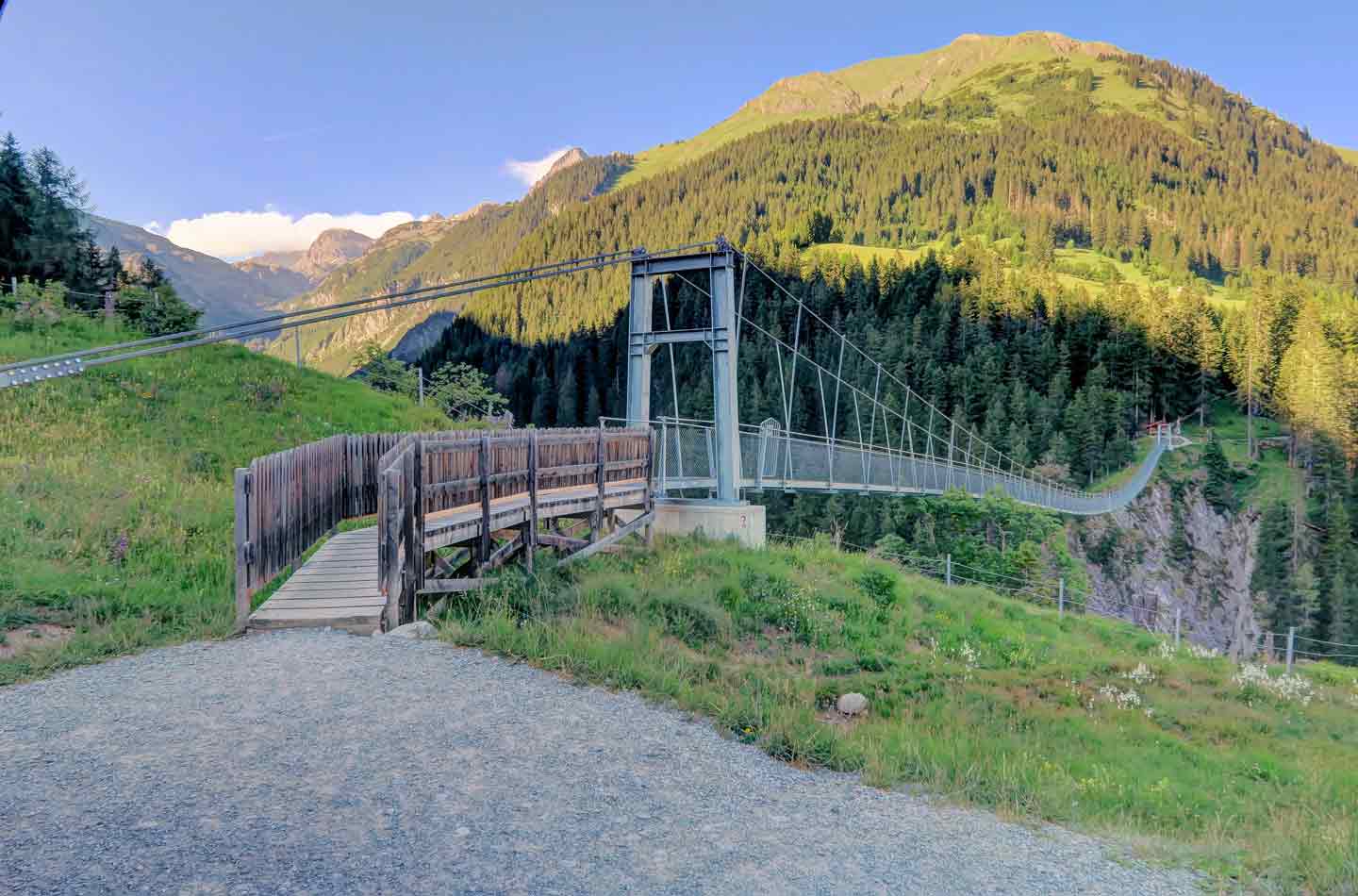 Alpenüberquerung - Hängebrücke Holzgau