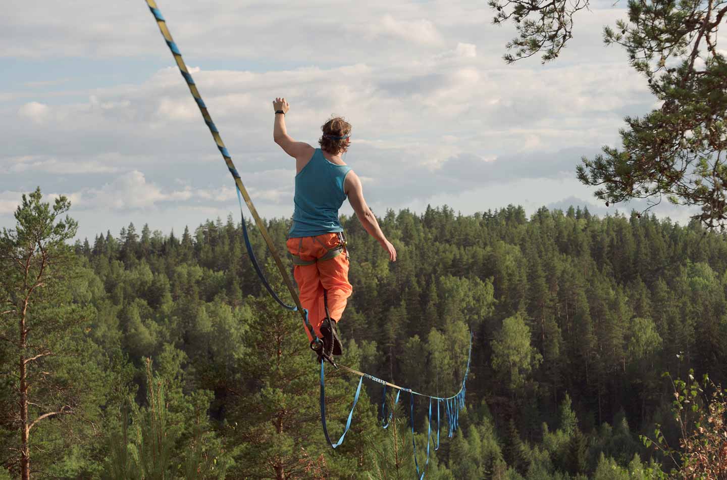 Highline im Wald